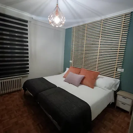 Luxury Family Homes M *