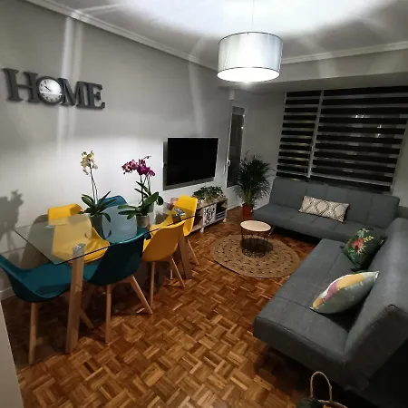 Luxury Family Homes M *