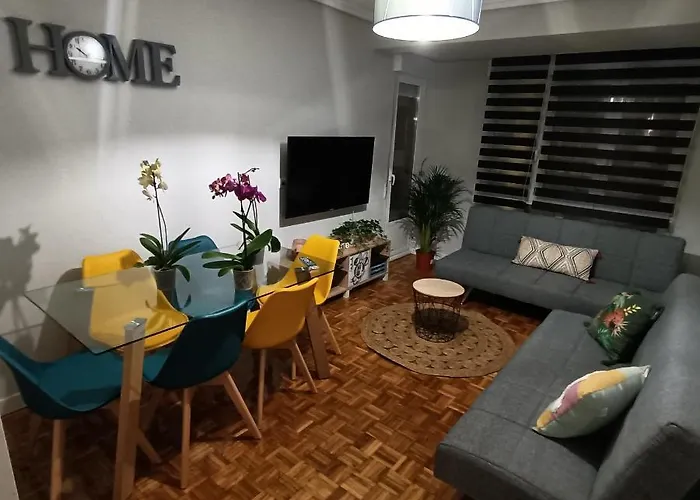 Luxury Family Homes M *